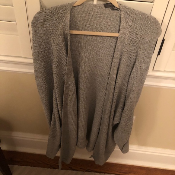 Gray sweater - Picture 1 of 2